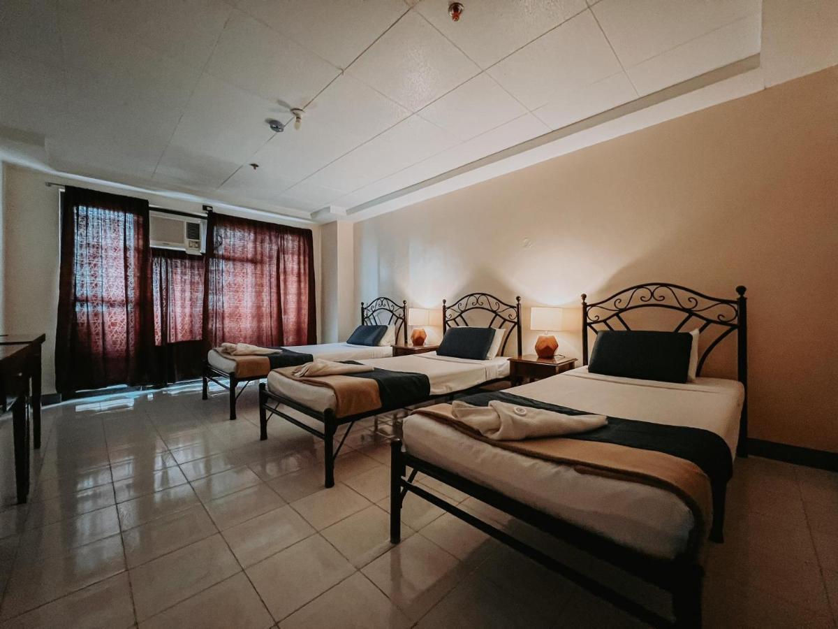 Fuente Hotel De Cebu Bagian luar foto