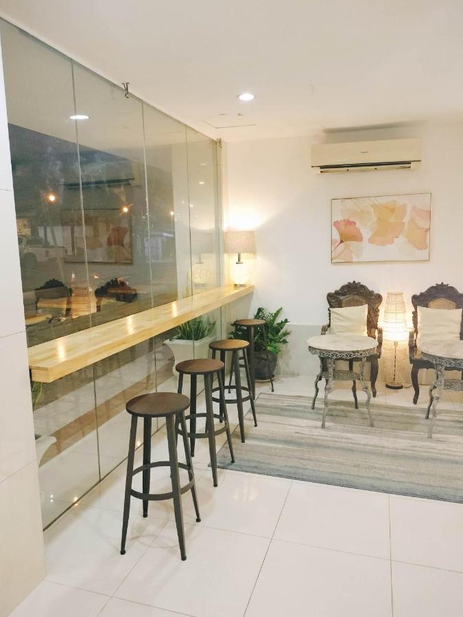 Fuente Hotel De Cebu Bagian luar foto