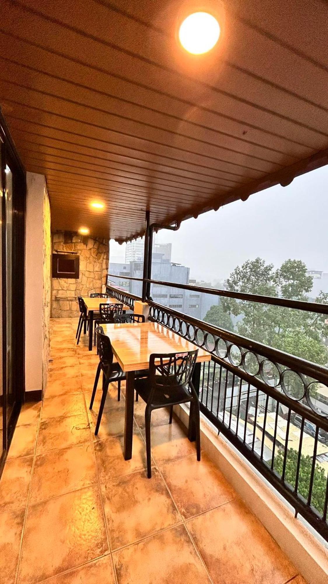 Fuente Hotel De Cebu Bagian luar foto