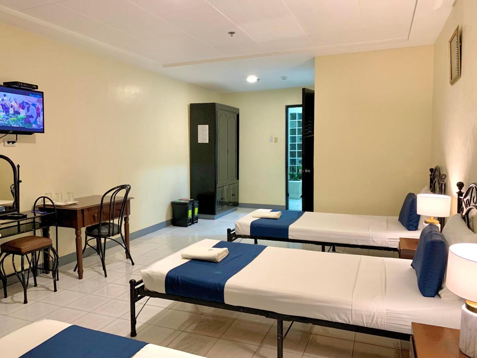 Fuente Hotel De Cebu Bagian luar foto